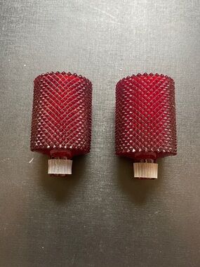 GLOWS Vintage FaroyRed Amberina Peg Votive Holder Textured Diamond Point